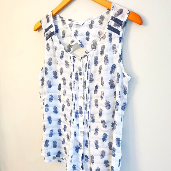 Reitmans Sleeveless Sheer Pineapple top - Picture 2 of 8